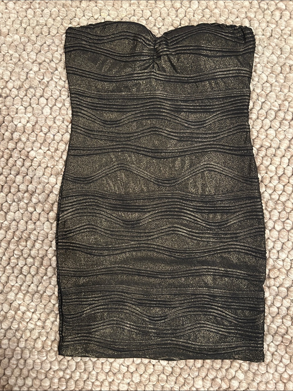 Strapless Black Metallic Wave-Detail Bodycon Dress
